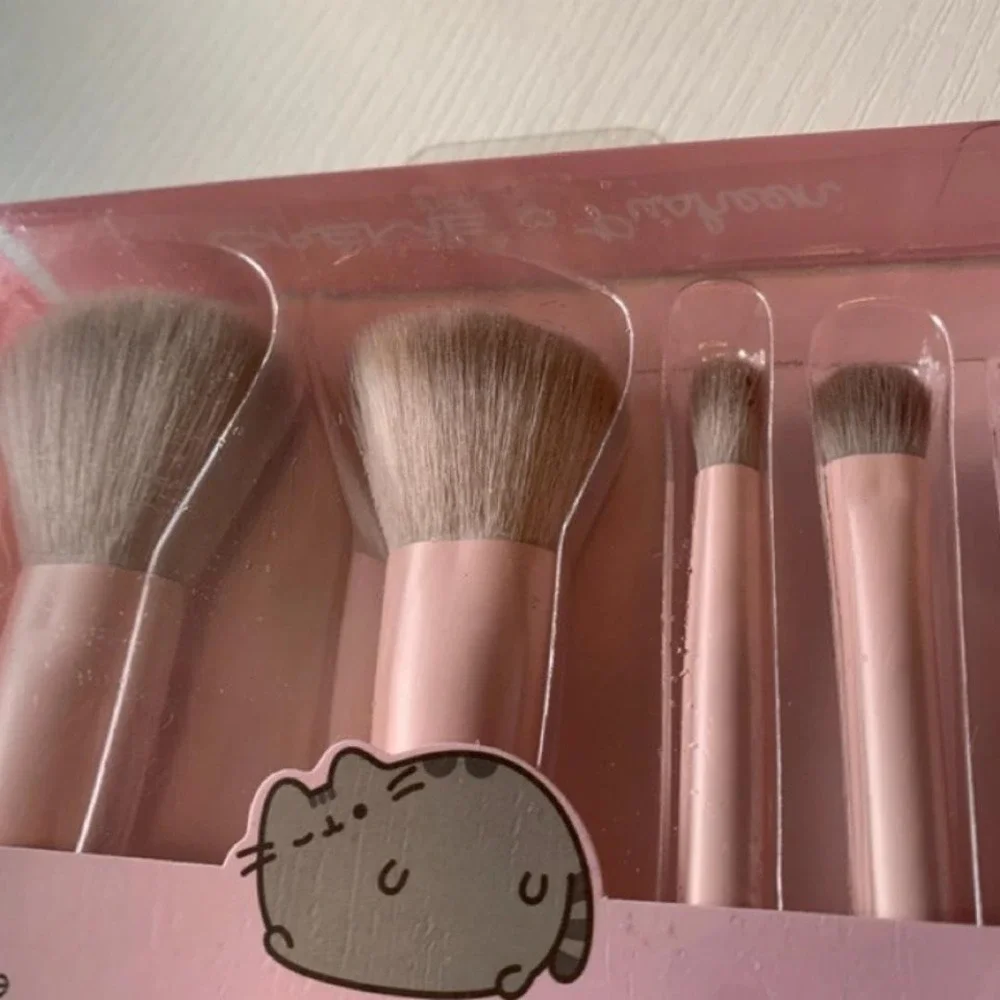 The Crème Shop x Pusheen Pretty Finish Makeup Brush Set Pink 5pc Limited Edition